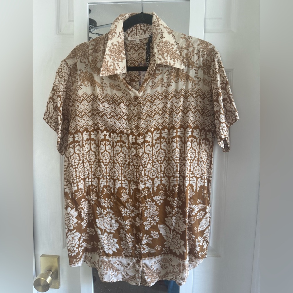 Novella Royale Brown Casual Button Down Shirt